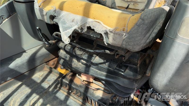 CAT 336DL Tracked Excavator Bagri goseničarji