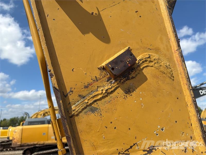 CAT 336DL Tracked Excavator Bagri goseničarji