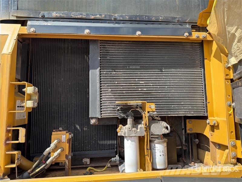 CAT 336DL Tracked Excavator Bagri goseničarji