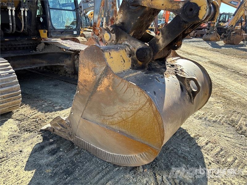 CAT 336E L Tracked Excavator Kāpurķēžu ekskavatori