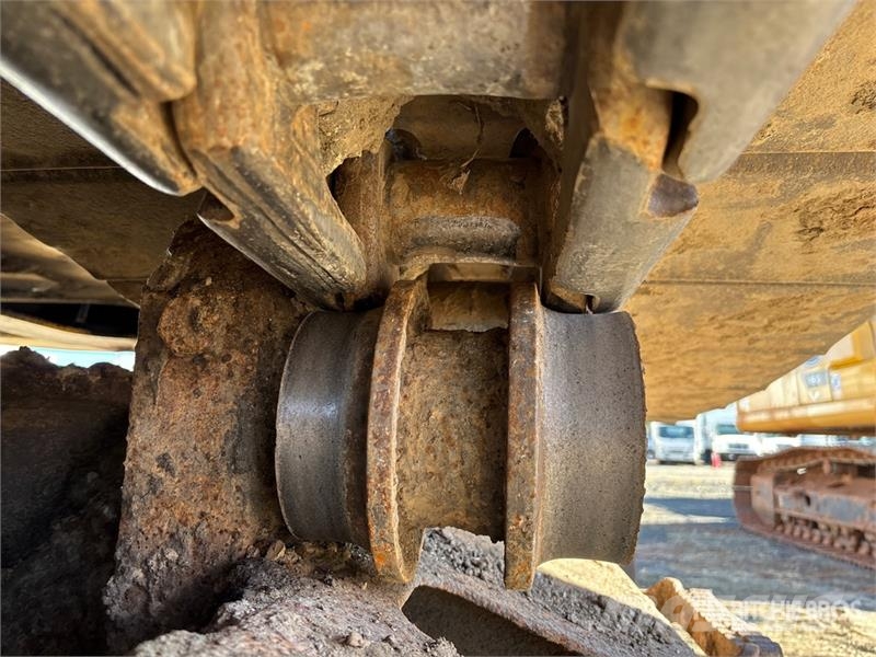 CAT 336E L Tracked Excavator Kāpurķēžu ekskavatori