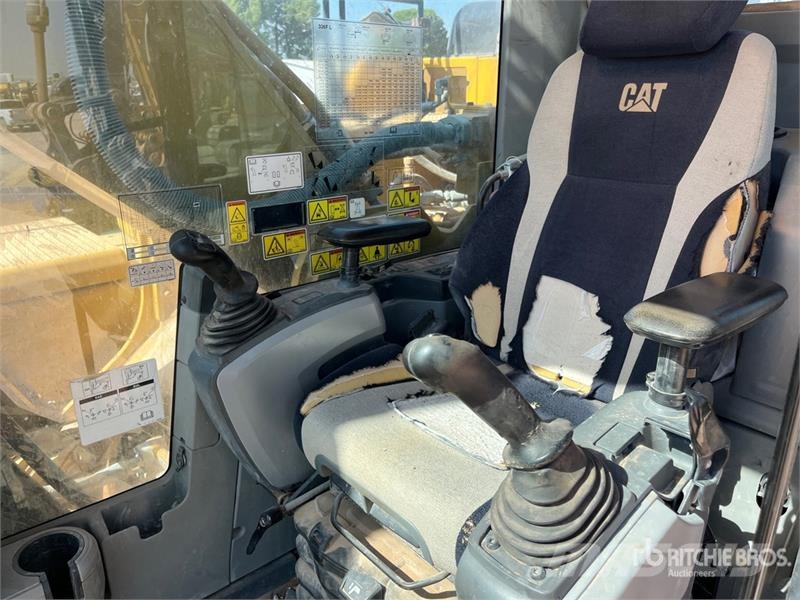 CAT 336F L Tracked Excavator Pásová rýpadla