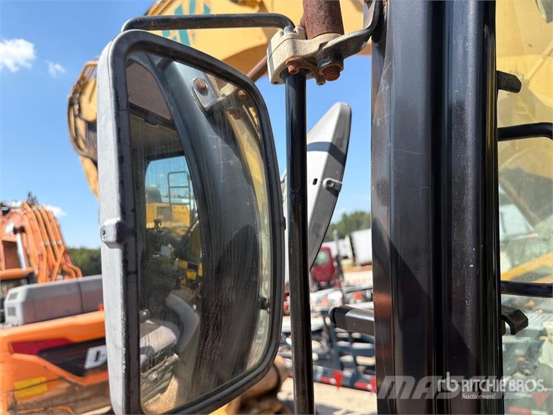 CAT 336F L Tracked Excavator Bagri goseničarji
