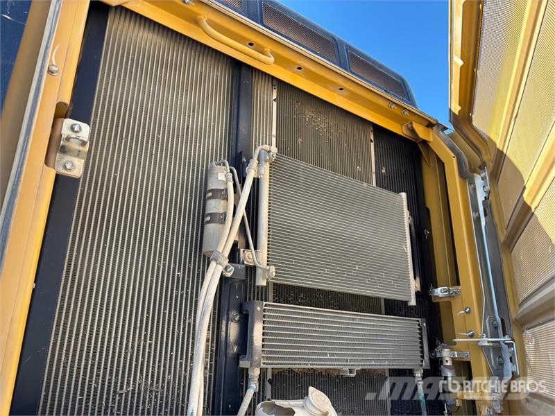 CAT 336F L Tracked Excavator Crawler excavators