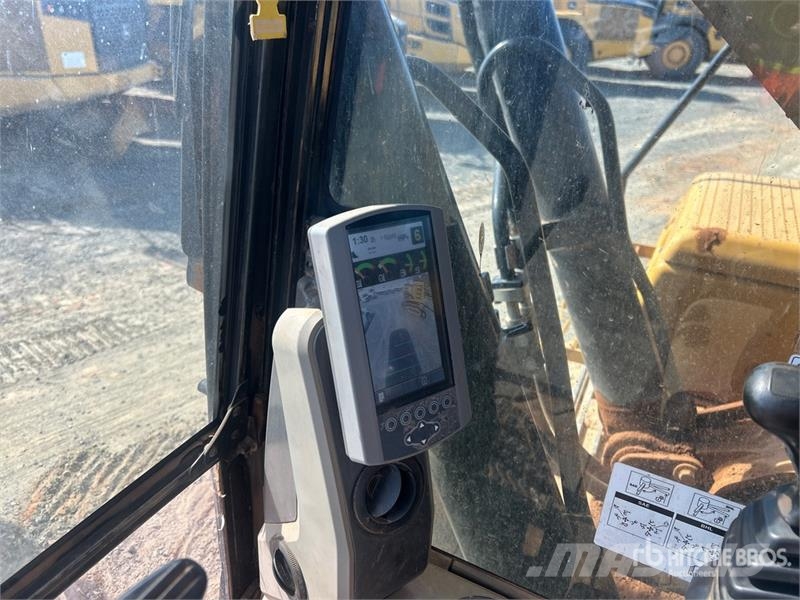 CAT 336F L Tracked Excavator Roomikekskavaatorid