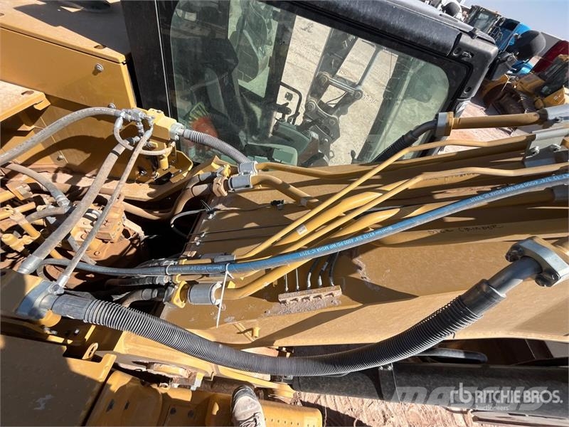 CAT 336F L Tracked Excavator Pásová rýpadla