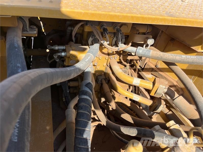 CAT 336F L Tracked Excavator Pásová rýpadla