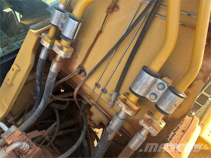 CAT 336F L Tracked Excavator Roomikekskavaatorid