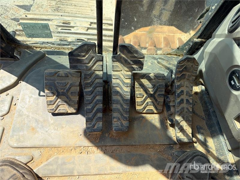 CAT 336F L Tracked Excavator Bagri goseničarji