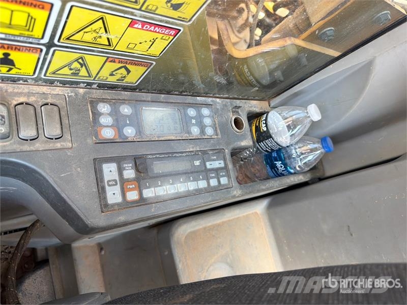 CAT 336F L Tracked Excavator Bagri goseničarji