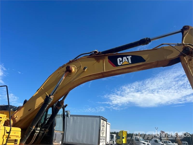 CAT 336F L Tracked Excavator Roomikekskavaatorid