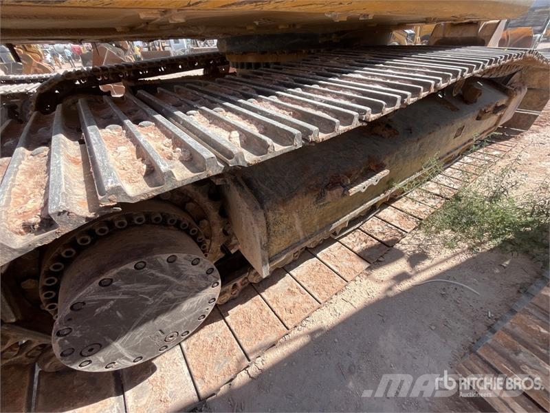 CAT 336F L Tracked Excavator Pásová rýpadla