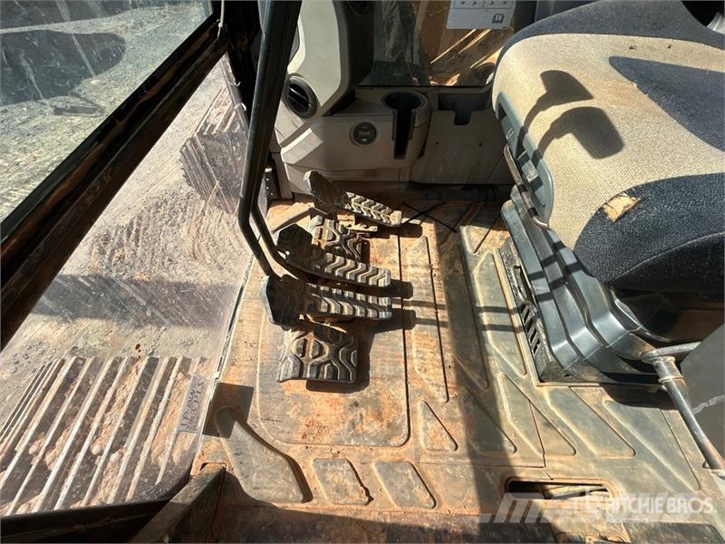 CAT 336F L Tracked Excavator Roomikekskavaatorid
