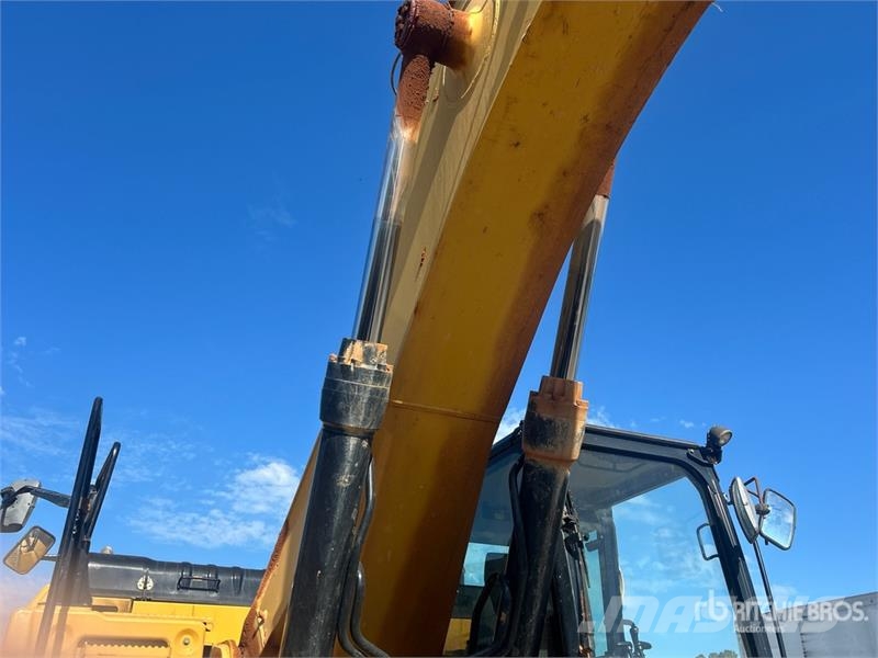 CAT 336F L Tracked Excavator Roomikekskavaatorid