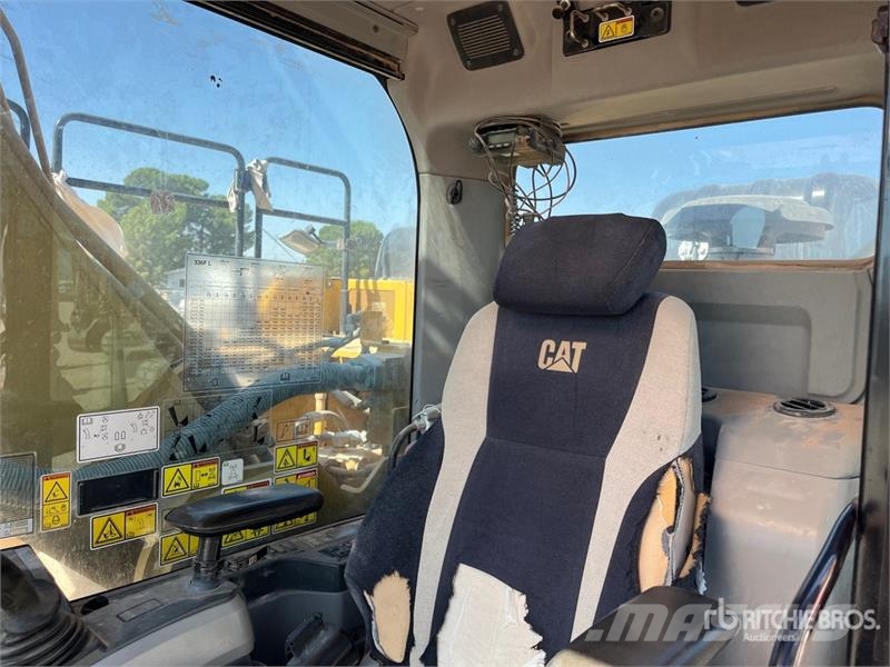 CAT 336F L Tracked Excavator Pásová rýpadla