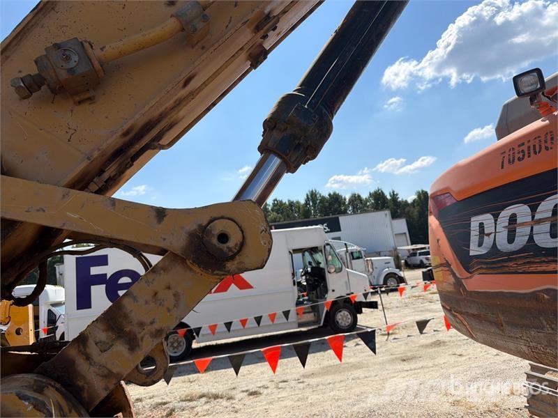 CAT 336F L Tracked Excavator Bagri goseničarji