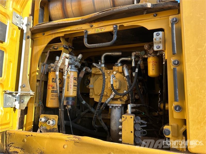 CAT 336FL Tracked Excavator Pásová rýpadla