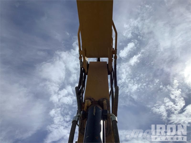 CAT 340 Tracked Excavator Kāpurķēžu ekskavatori