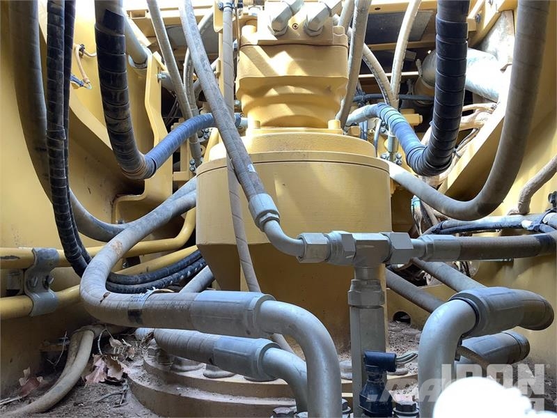 CAT 340 Tracked Excavator Kāpurķēžu ekskavatori