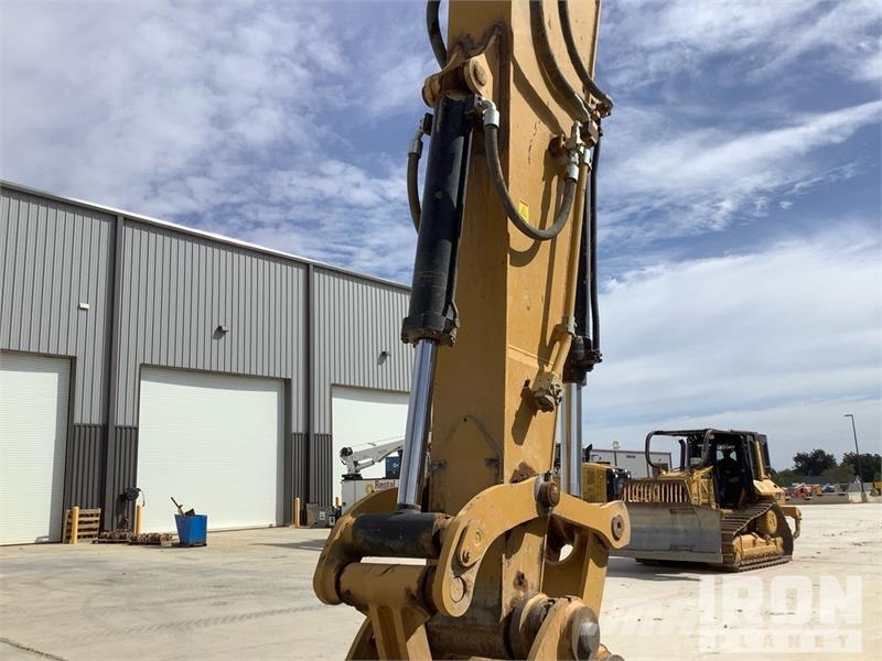 CAT 340 Tracked Excavator Kāpurķēžu ekskavatori