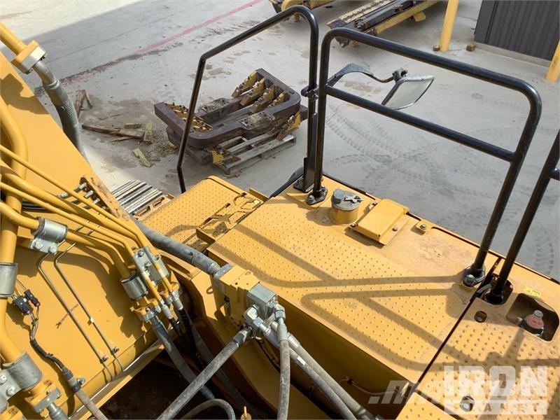 CAT 340 Tracked Excavator Kāpurķēžu ekskavatori