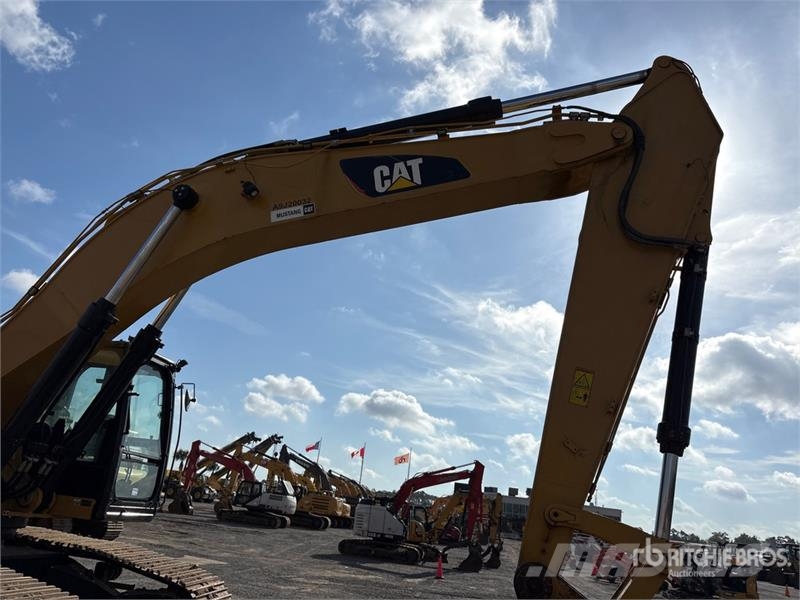 CAT 352FLRE Tracked Excavator Kāpurķēžu ekskavatori