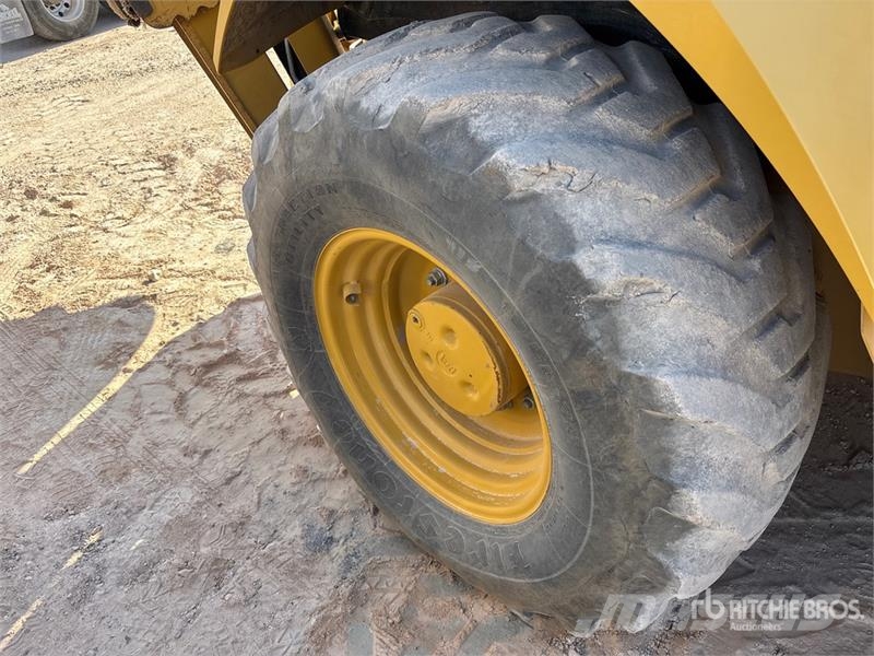 CAT 415F2 4x4 Backhoe Loader Ekskavaatorlaadurid
