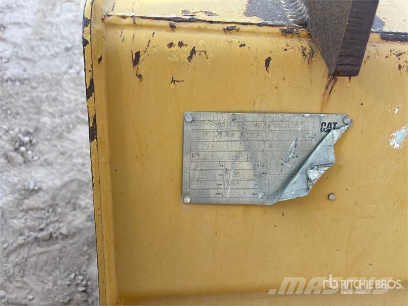 CAT 415F2 4x4 Backhoe Loader Ekskavaatorlaadurid