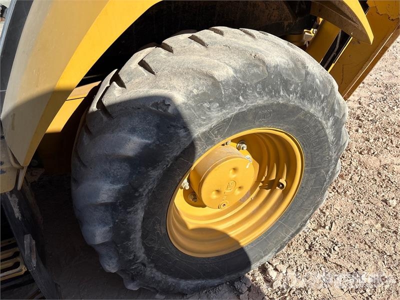 CAT 415F2 4x4 Backhoe Loader Ekskavaatorlaadurid