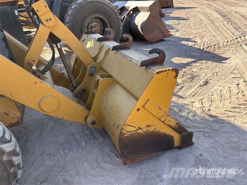 CAT 415F2 4x4 Backhoe Loader Ekskavaatorlaadurid
