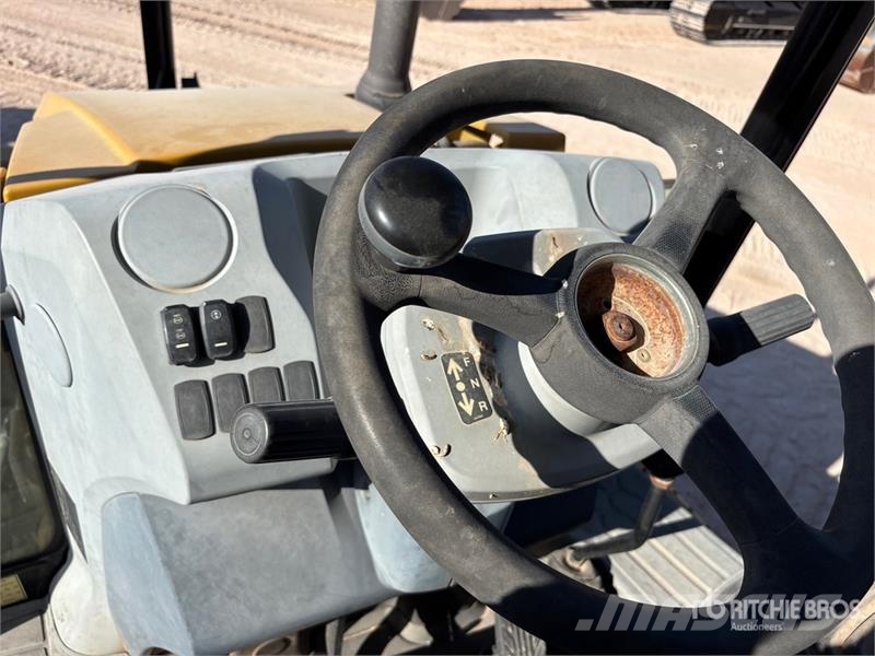 CAT 415F2 4x4 Backhoe Loader Ekskavaatorlaadurid