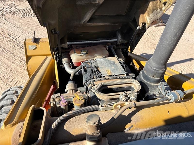 CAT 415F2 4x4 Backhoe Loader Ekskavaatorlaadurid