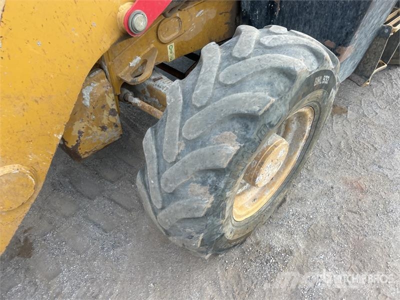CAT 415F2IL 4x4 Landscape Loader Wheel loaders