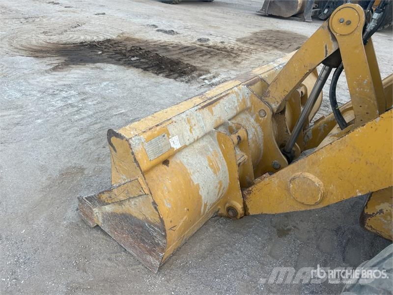 CAT 415F2IL 4x4 Landscape Loader Wheel loaders