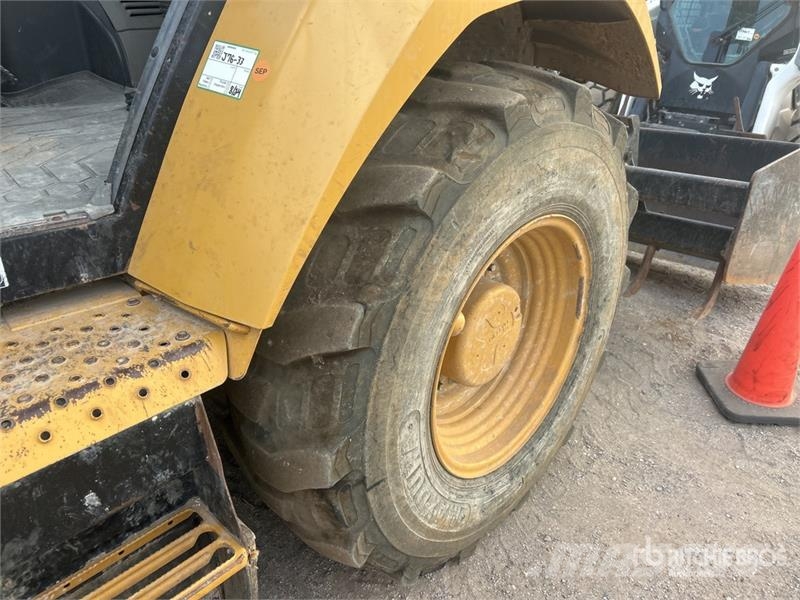 CAT 415F2IL 4x4 Landscape Loader Wheel loaders