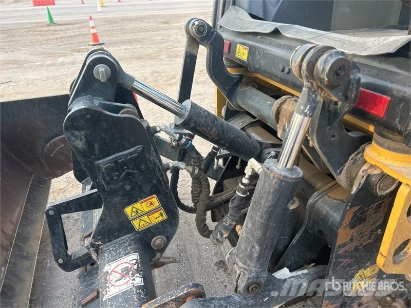 CAT 415F2IL 4x4 Landscape Loader Wheel loaders