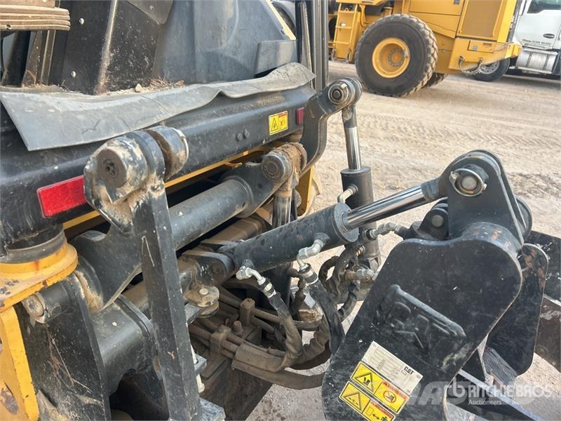 CAT 415F2IL 4x4 Landscape Loader Wheel loaders