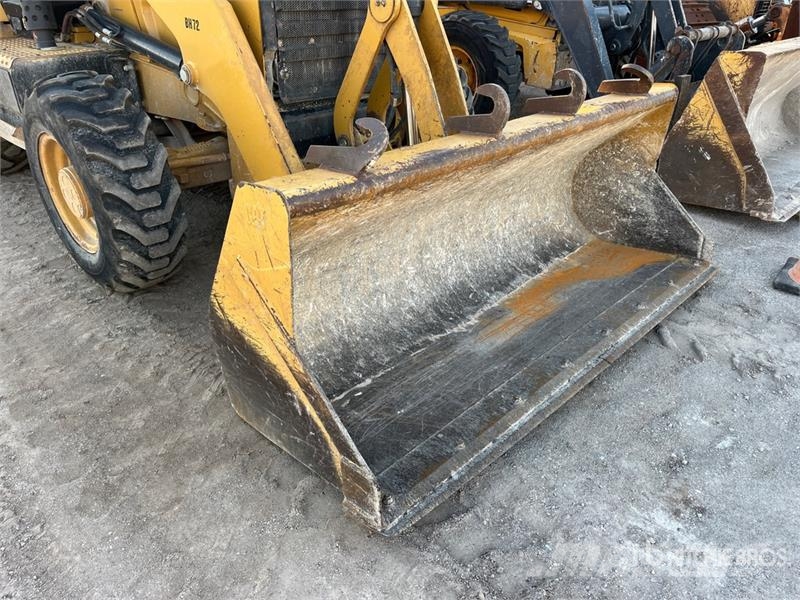 CAT 416F2 لوادر ذات جرافات عكسية