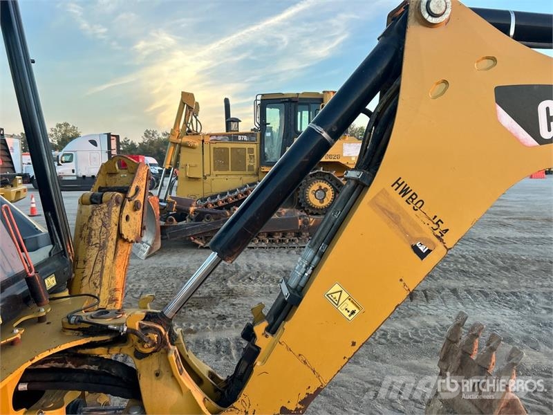 CAT 416F2 لوادر ذات جرافات عكسية