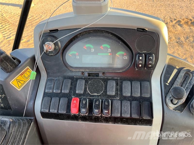 CAT 416F2 لوادر ذات جرافات عكسية