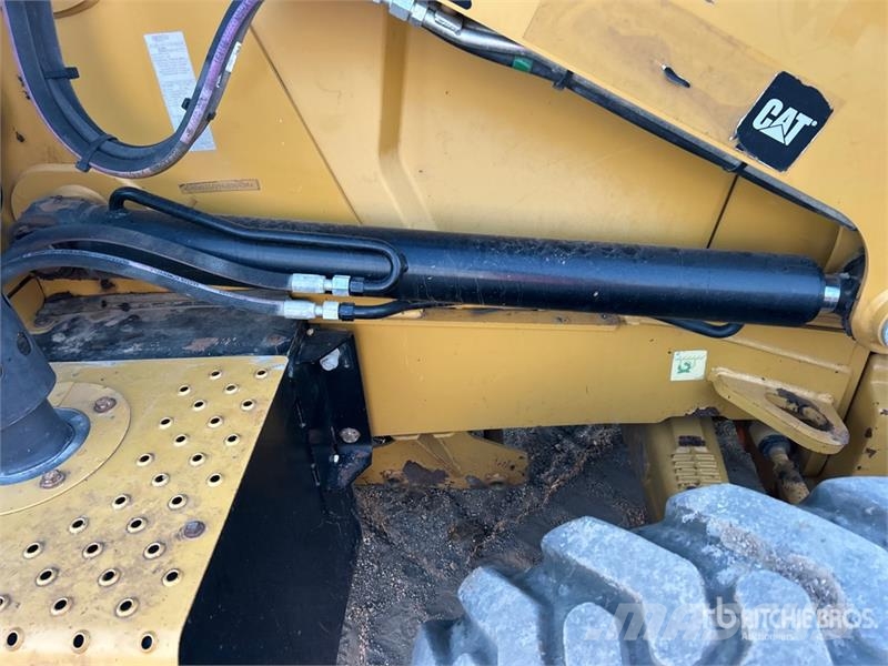CAT 416F2 لوادر ذات جرافات عكسية