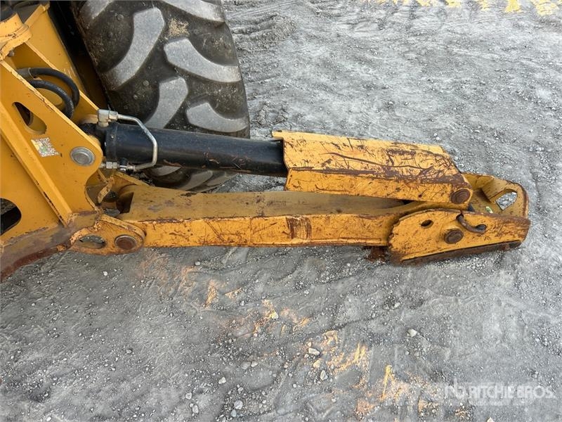 CAT 416F2 لوادر ذات جرافات عكسية