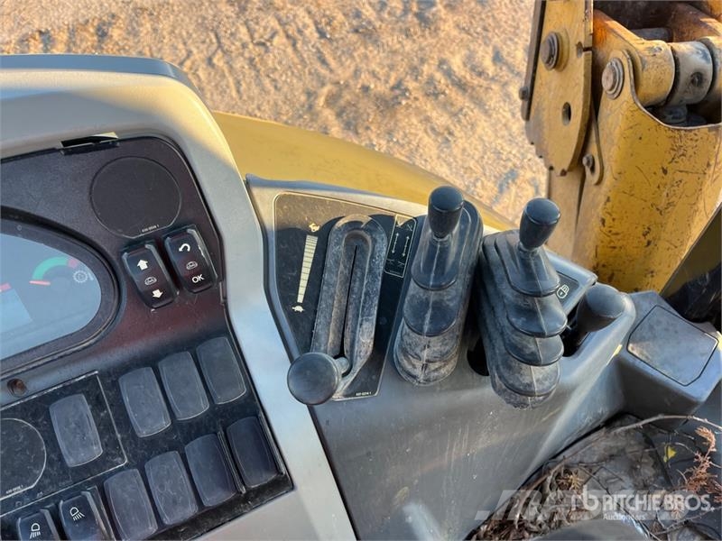 CAT 416F2 لوادر ذات جرافات عكسية