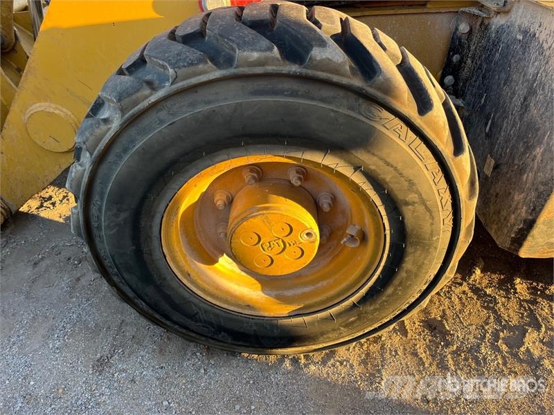 CAT 416F2 لوادر ذات جرافات عكسية