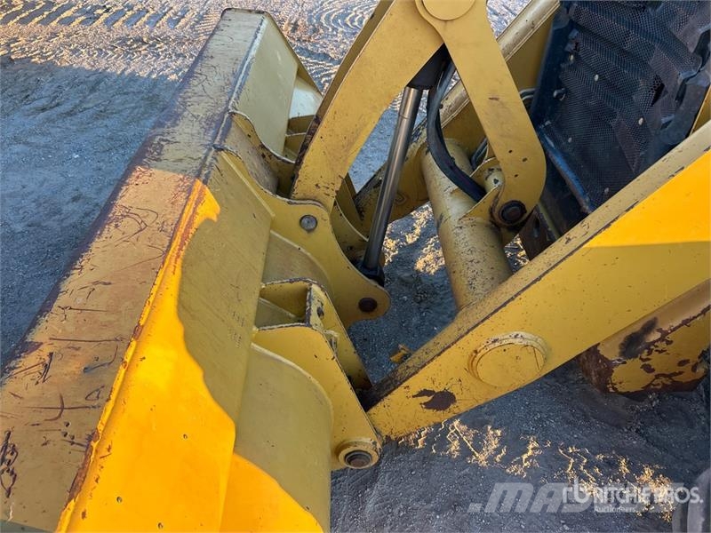 CAT 416F2 لوادر ذات جرافات عكسية