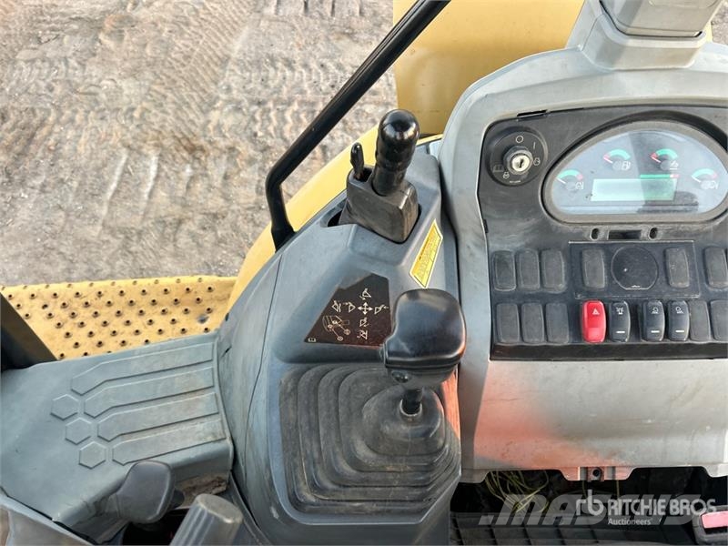 CAT 416F2 لوادر ذات جرافات عكسية