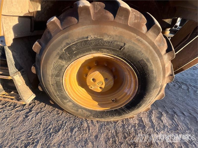 CAT 416F2 لوادر ذات جرافات عكسية