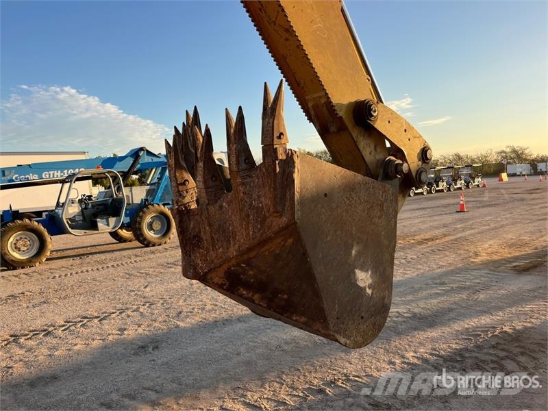 CAT 416F2 لوادر ذات جرافات عكسية
