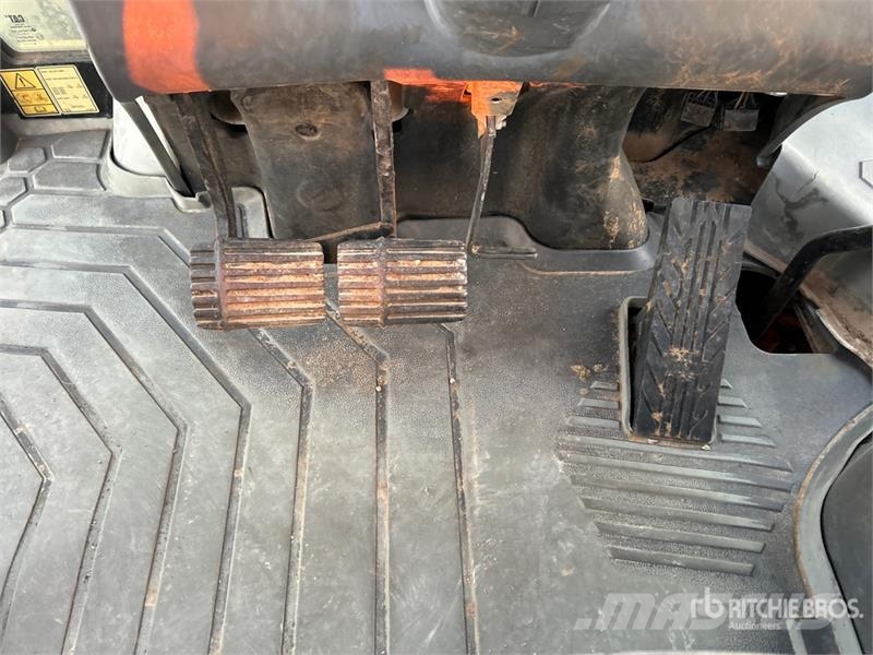 CAT 416F2 لوادر ذات جرافات عكسية
