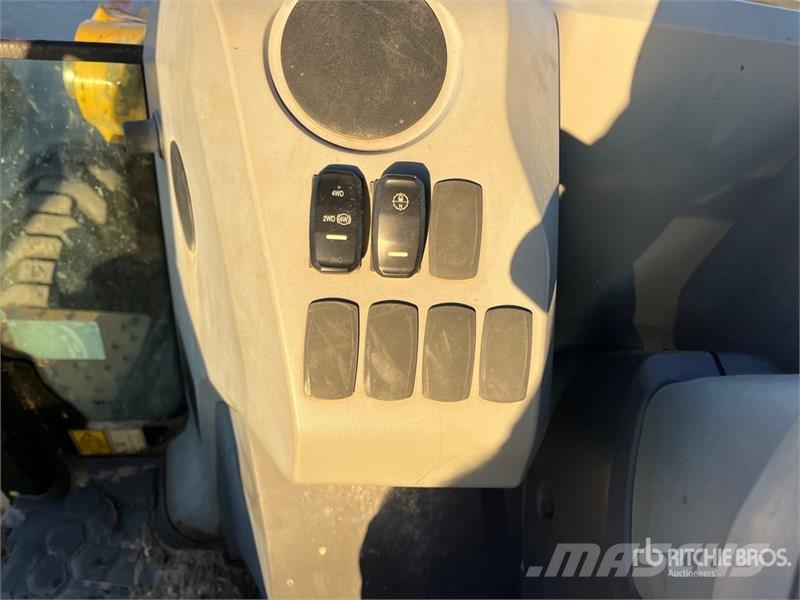 CAT 416F2 لوادر ذات جرافات عكسية